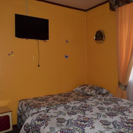 Hostal Torres Del Paine ปุนตาอาเรนาส ภายนอก รูปภาพ
