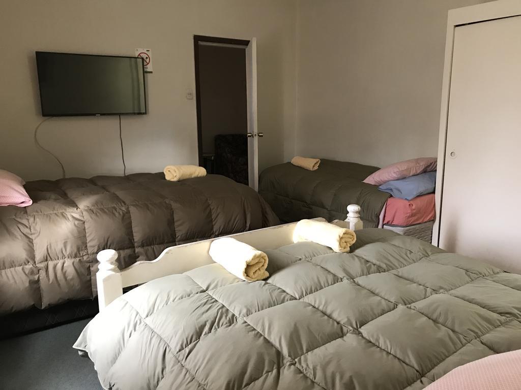 Hostal Torres Del Paine ปุนตาอาเรนาส ภายนอก รูปภาพ