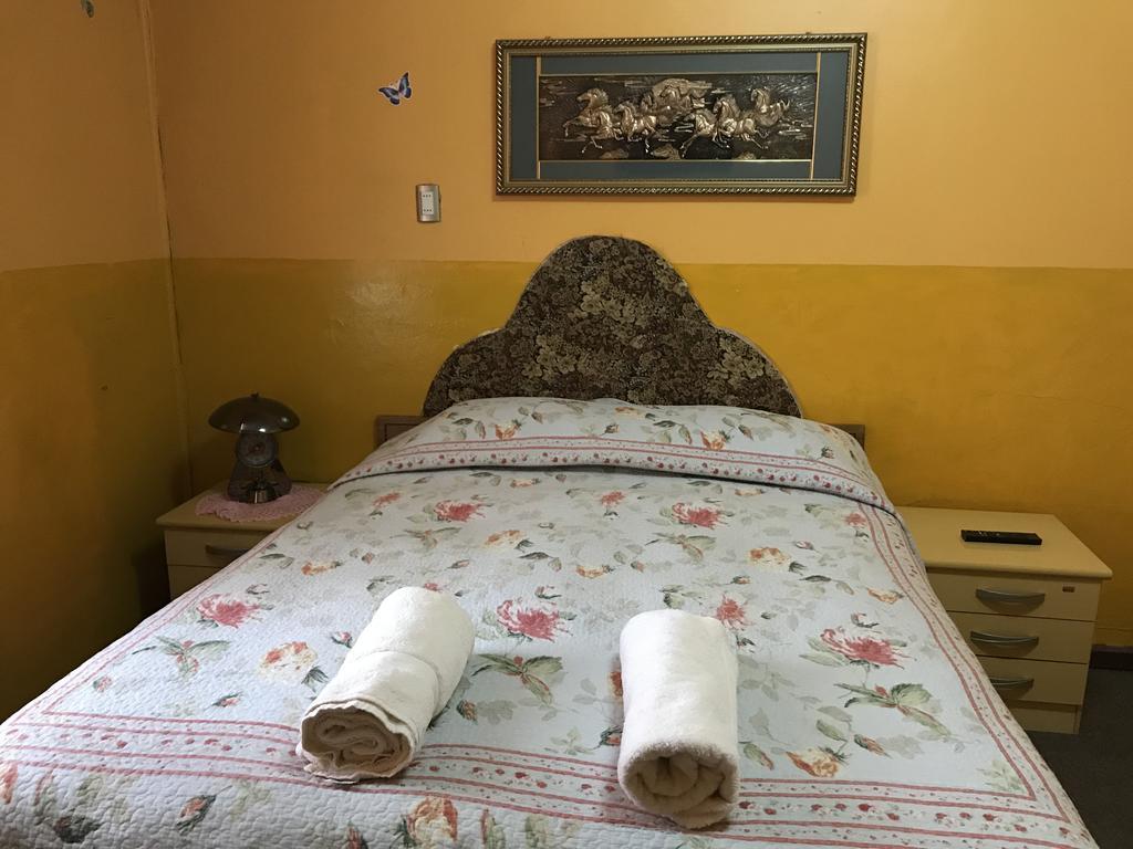 Hostal Torres Del Paine ปุนตาอาเรนาส ภายนอก รูปภาพ