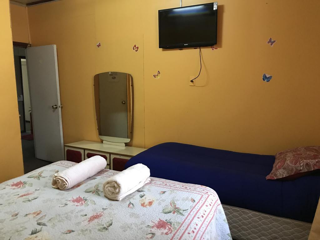 Hostal Torres Del Paine ปุนตาอาเรนาส ภายนอก รูปภาพ