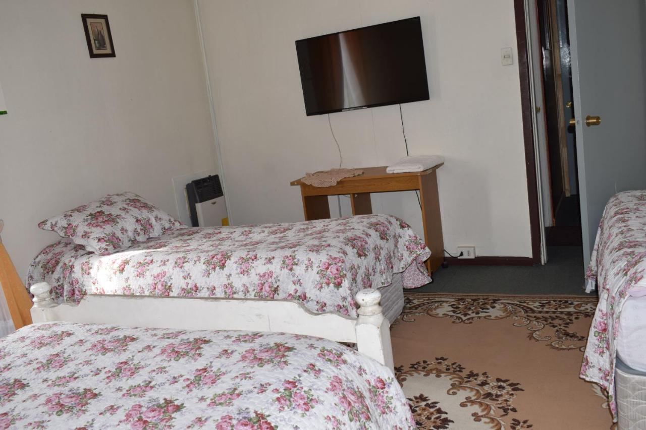 Hostal Torres Del Paine ปุนตาอาเรนาส ภายนอก รูปภาพ
