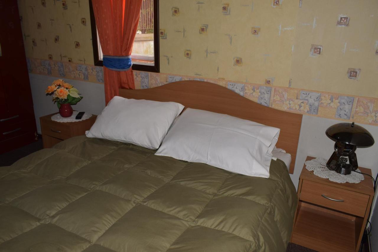 Hostal Torres Del Paine ปุนตาอาเรนาส ภายนอก รูปภาพ