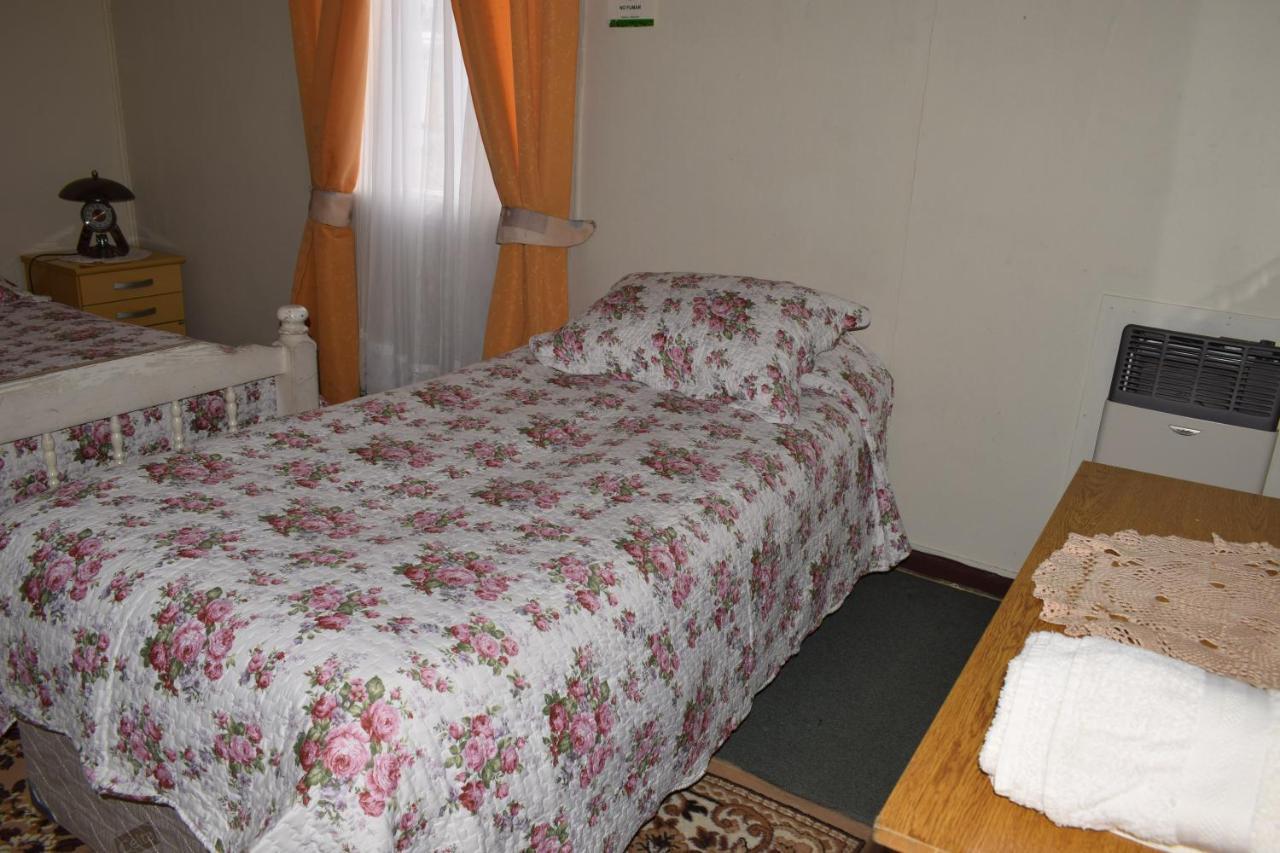 Hostal Torres Del Paine ปุนตาอาเรนาส ภายนอก รูปภาพ