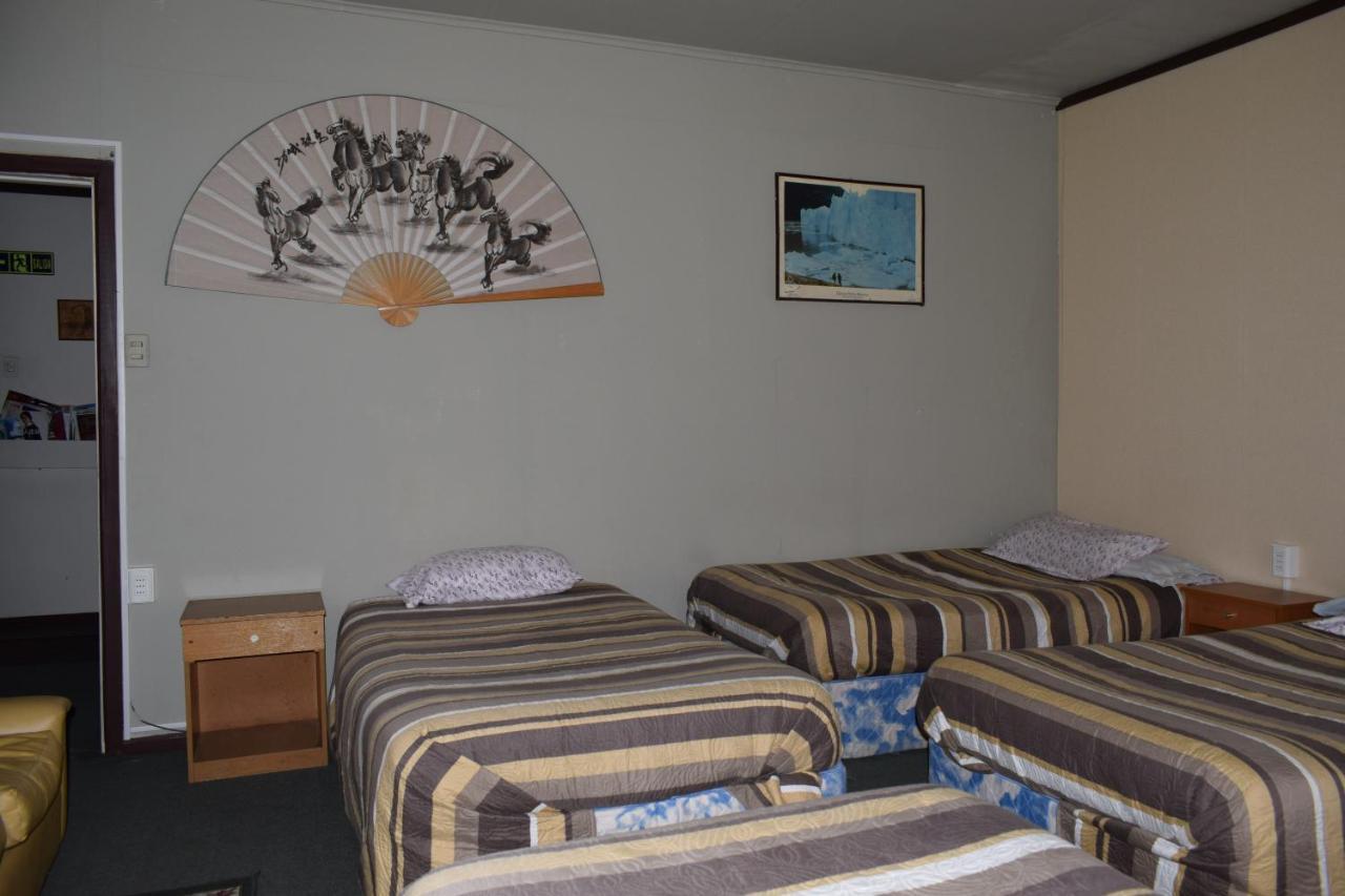 Hostal Torres Del Paine ปุนตาอาเรนาส ภายนอก รูปภาพ